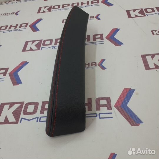 Накладка подлокотника передней левой двери кожа,кр