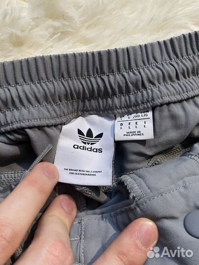 Спортивные штаны adidas
