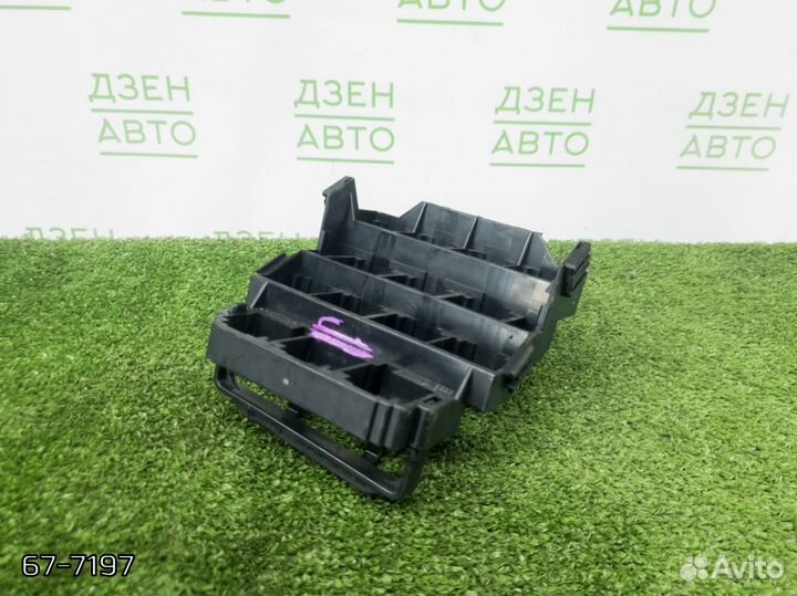 Кронштейн разъёмов Audi A6 C6