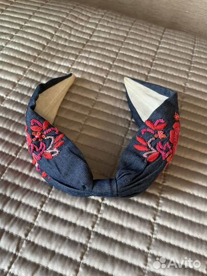 Ободок для волос с вышивкой, бисером и пайетками