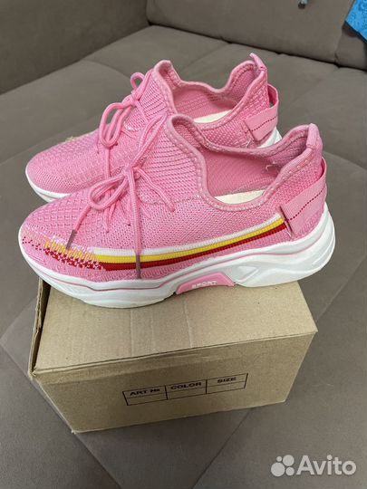 Кроссовки подростковые