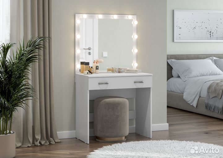 Макияжный стол