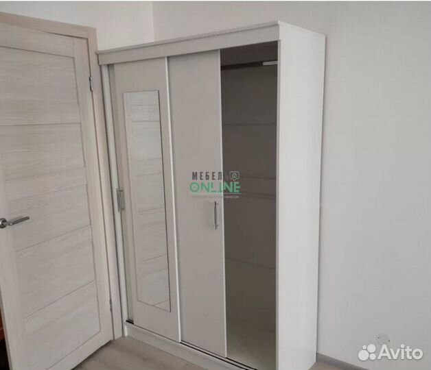 Шкаф купе с зеркалом