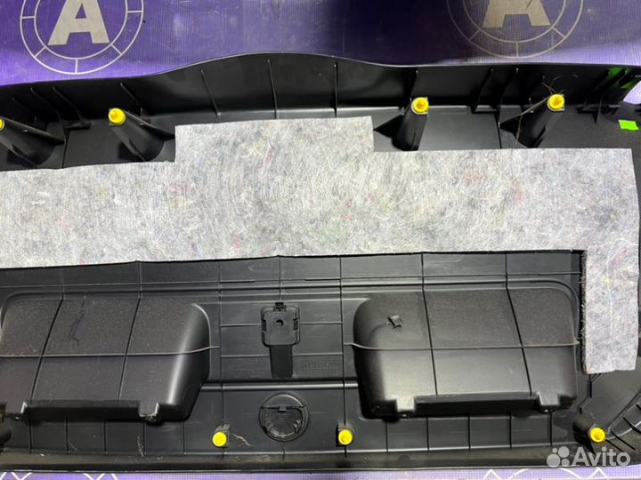Обшивка двери багажника задняя Kia Ceed ED D4FB