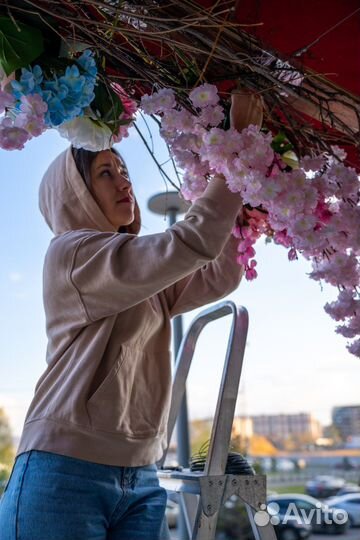 Оформление цветами фасады и интерьеры