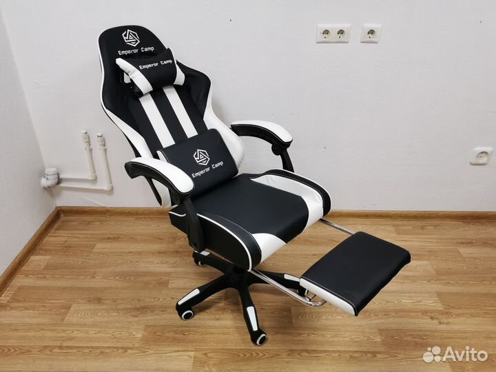 Кресло компьютерное игровое с подножкой