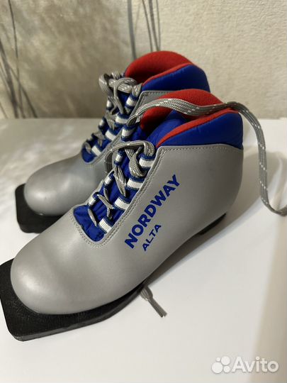 Лыжные ботинки