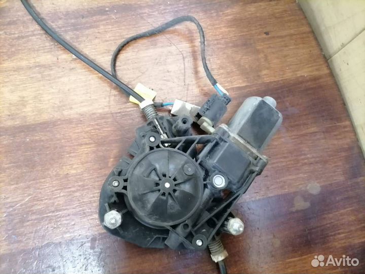 Стеклоподъемник передний правый Лада Приора