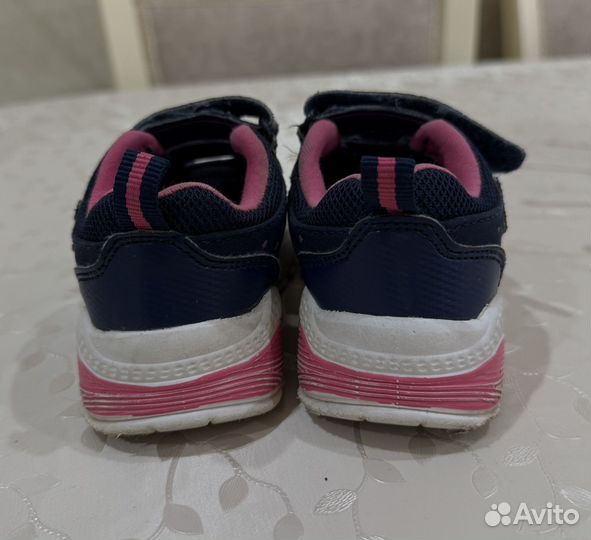 Кроссовки детские