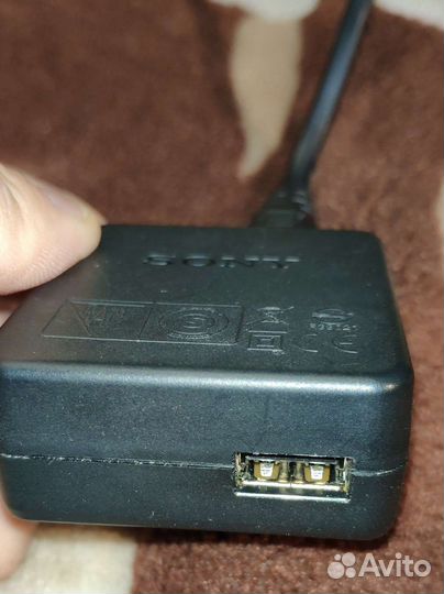 Зарядное устройство Sony с USB