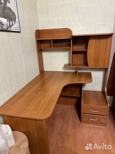 Стол компьютерный угловой