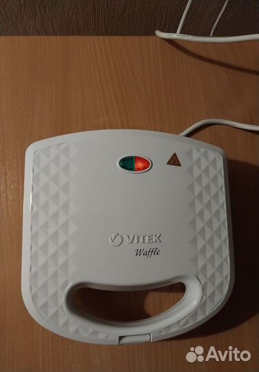 Электрическая Вафельница Vitek VT-7150W