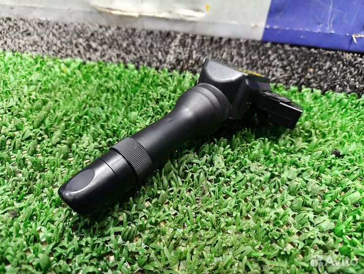 Переключатель стеклоочистителя Toyota venza