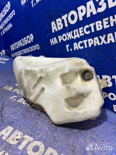 Бачок омывателя Honda Inspire 1998