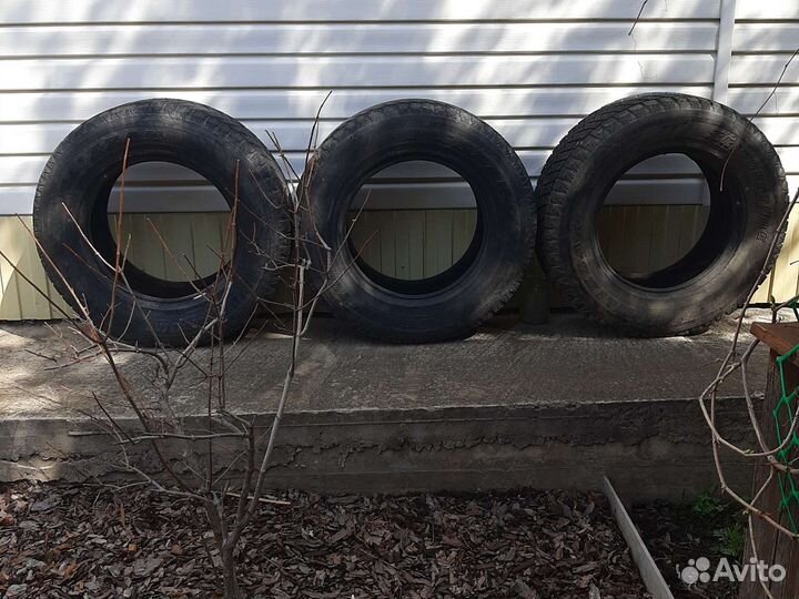 Bridgestone Blizzak DM-Z3 275/65 R17