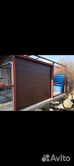 Гаражные секционные ворота RSD02ALU