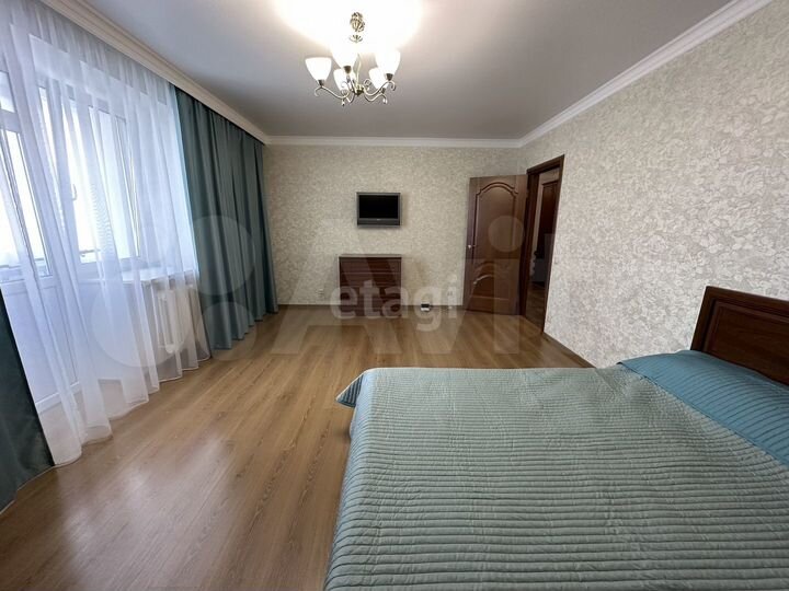 2-к. квартира, 93 м², 7/9 эт.