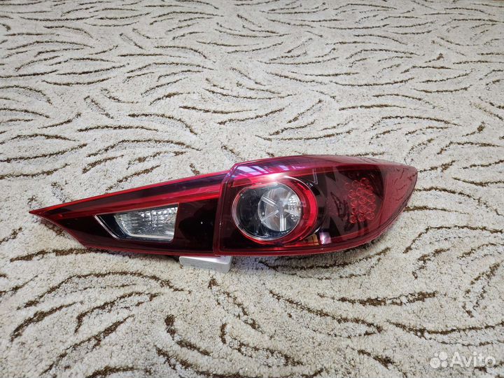 Фонарь правый mazda 3 bm