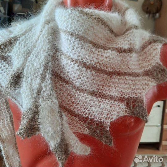 Женский шарф. Бактус из пуха