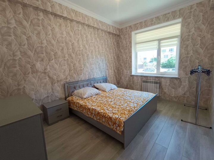 3-к. квартира, 90 м², 1/10 эт.