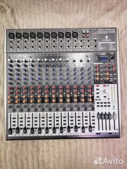 Микшерный пульт behringer