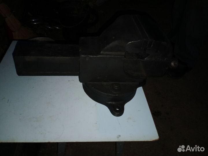 Тиски слесарные СССР 14 см, 12 см