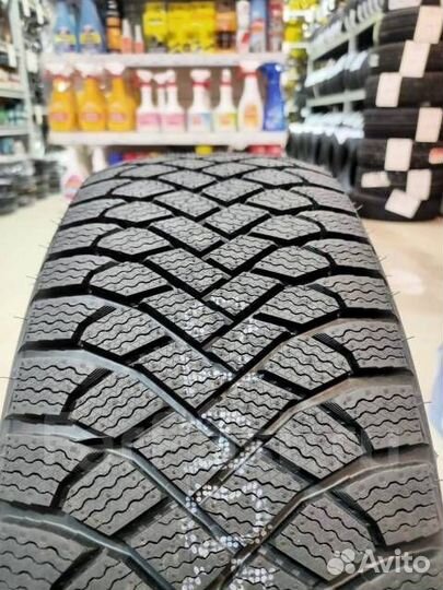 Maxxis Premitra Ice 5 SUV / SP5 235/65 R17 108T