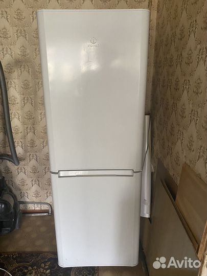 Холодильник Indesit б/у