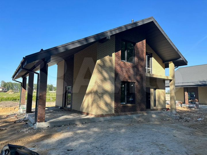 Дом 165 м² на участке 8 сот.