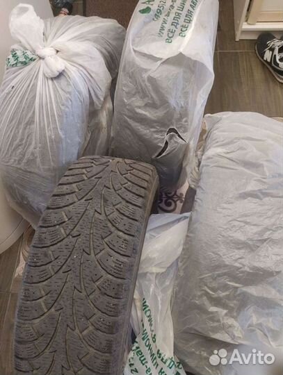 Hankook Winter I'Pike 215/60 R17 95T