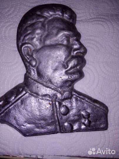 Барельеф сталин