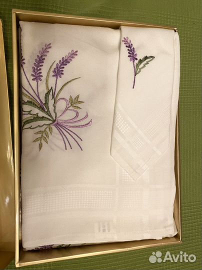 Скатерть с вышивкой 150х220см Салфетки 6 шт 45х45