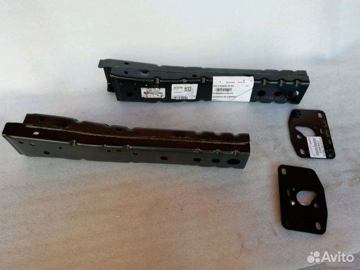 Кронштейны рамы передние Toyota Hilux