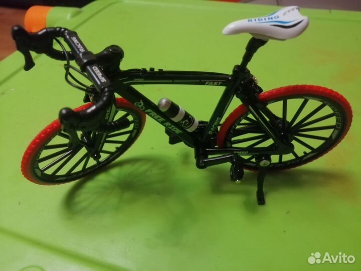 Велосипед модель 1:8