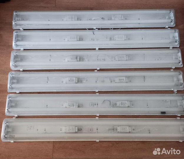 Светильник потолочный люминисцентный