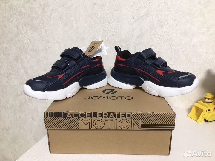 Новые кроссовки