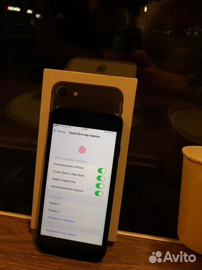 Телефон iPhone 7