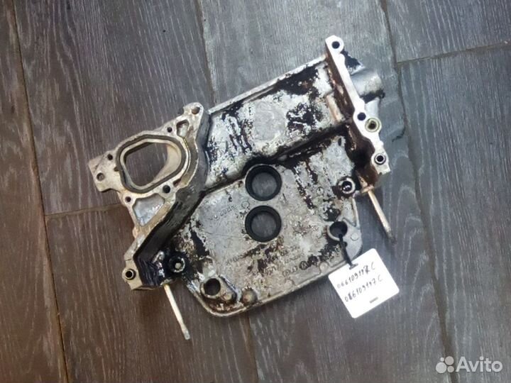 Крышка двигателя VAG 066109147C
