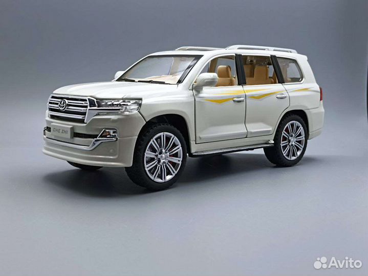 Коллекционные модели, Toyota Land Cruiser 200