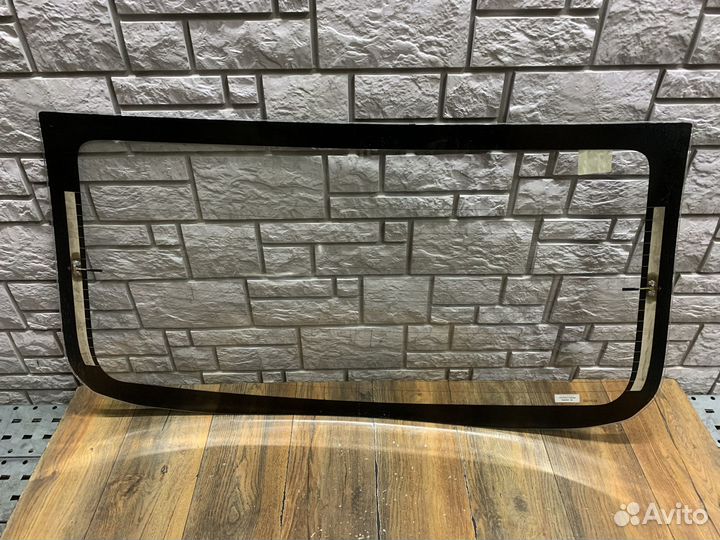 Mitsubishi Lancer Стекло заднее