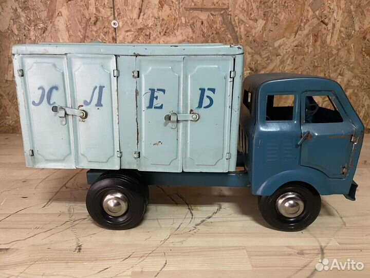 Машина железная сим - хлеб