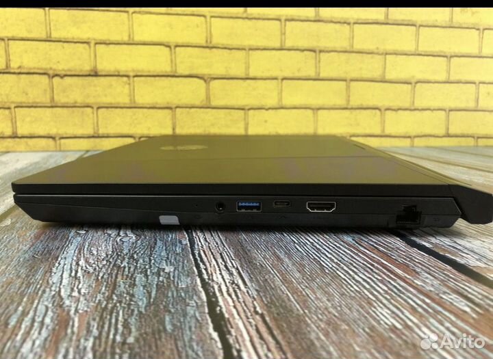 Ноутбук MSI Alpha 15 B5EEK-237XRU