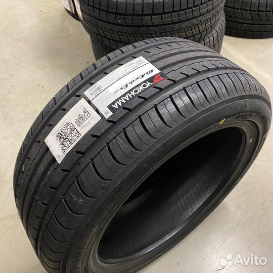 Yokohama BluEarth-ES ES32 A 235/45 R17 V