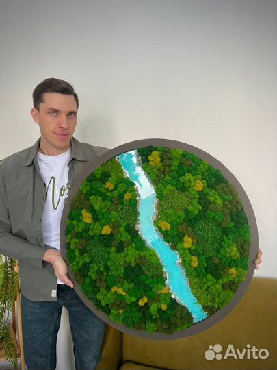 Панно из стабилизированного мха и эпоксидной смолы круглое