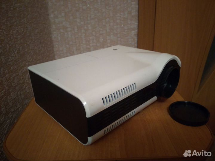 Проектор (LED projector Model:LED-2+)