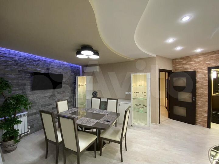 2-к. квартира, 120 м², 6/9 эт.