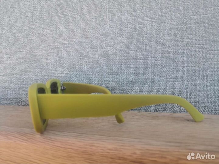 Очки солнцезащитные