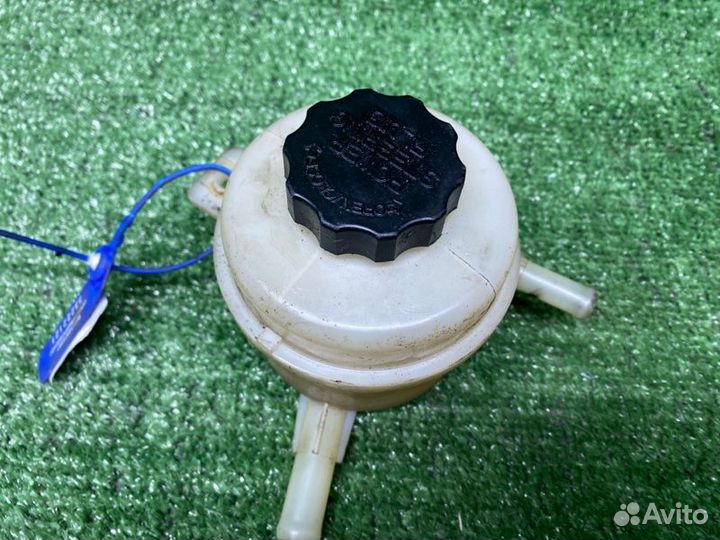 Бачок гур Kia Spectra