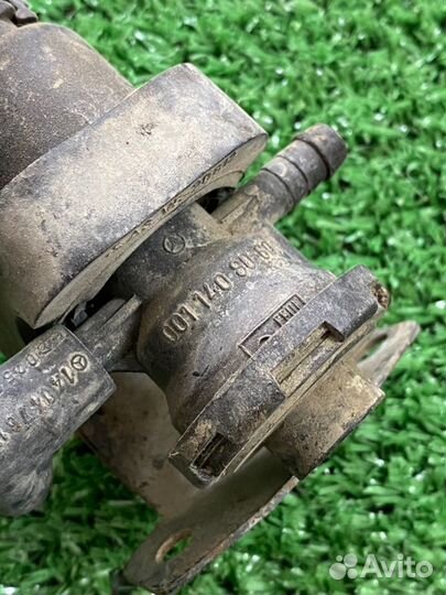 Вакуумный клапан Mercedes-Benz W124 рестайлинг 2.2