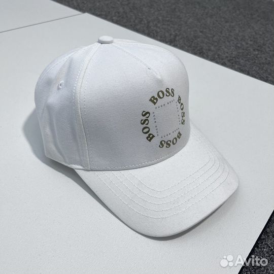 Бейсболка Hugo Boss белая